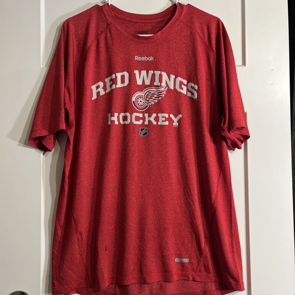 Reebok Detroit Red Wings Training Tshirt Speedwick NHL Mens Large Red